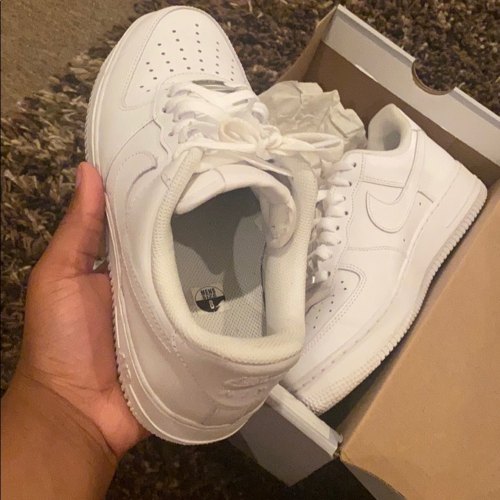 White NIKE Air Force 1s SIZE 8 IN MEN